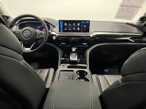 Certified 2025 Acura MDX SH-AWD w/ Technology Package image 17