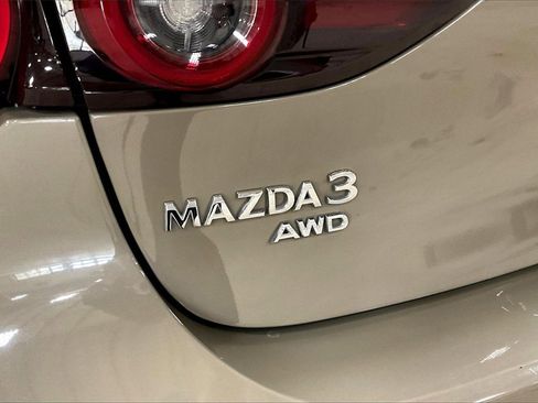 Used 2024 MAZDA MAZDA3 s image 8