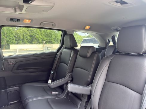 Used 2024 Honda Odyssey Touring image 6