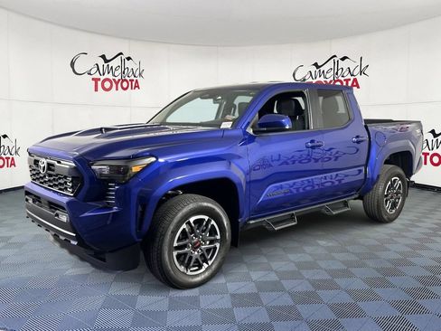 Used 2024 Toyota Tacoma TRD Sport AWD/4WD image 2