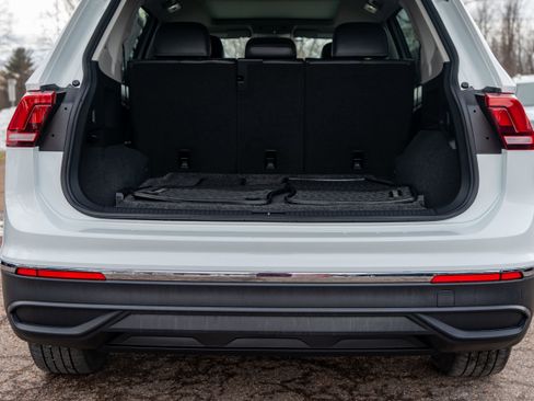 Certified 2023 Volkswagen Tiguan SE w/ Panoramic Sunroof Package image 26