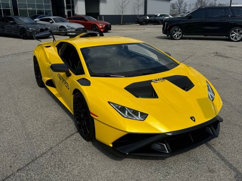 Used 2022 Lamborghini Huracan STO image 9