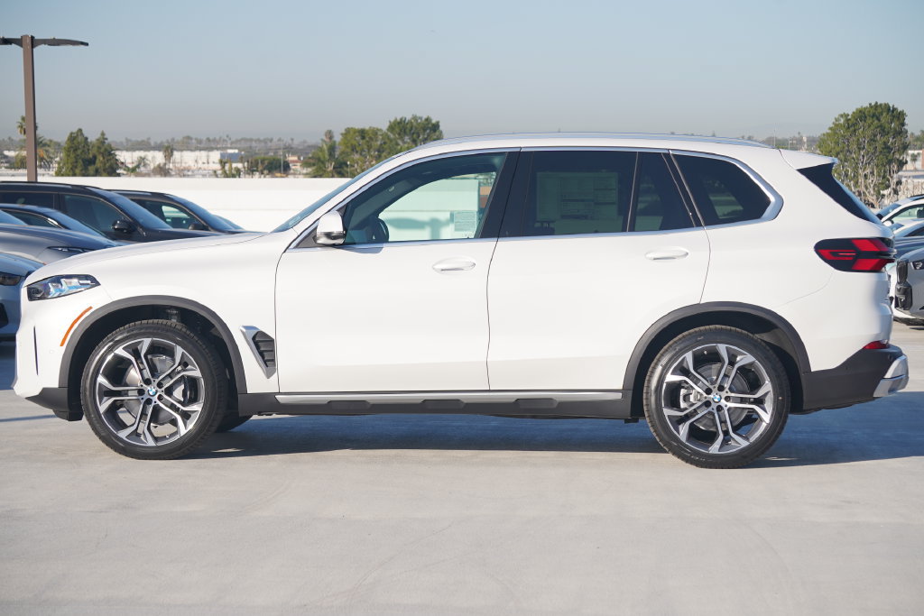 Used 2026 BMW X5 xDrive40i AWD/4WD image 4