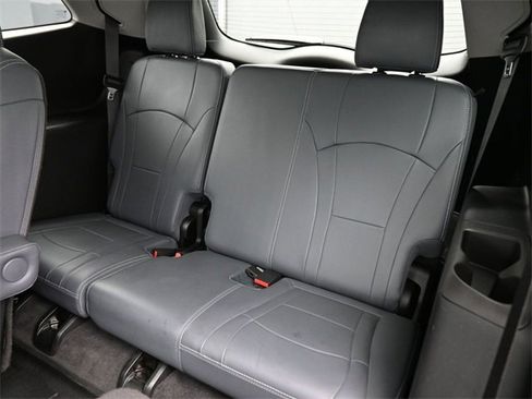 Certified 2020 Buick Enclave Essence w/ LPO, Touring Package image 13