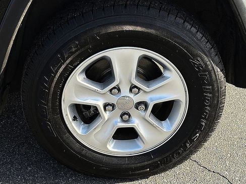 Used 2014 Jeep Grand Cherokee Laredo w/ Quick Order Package 23E image 6