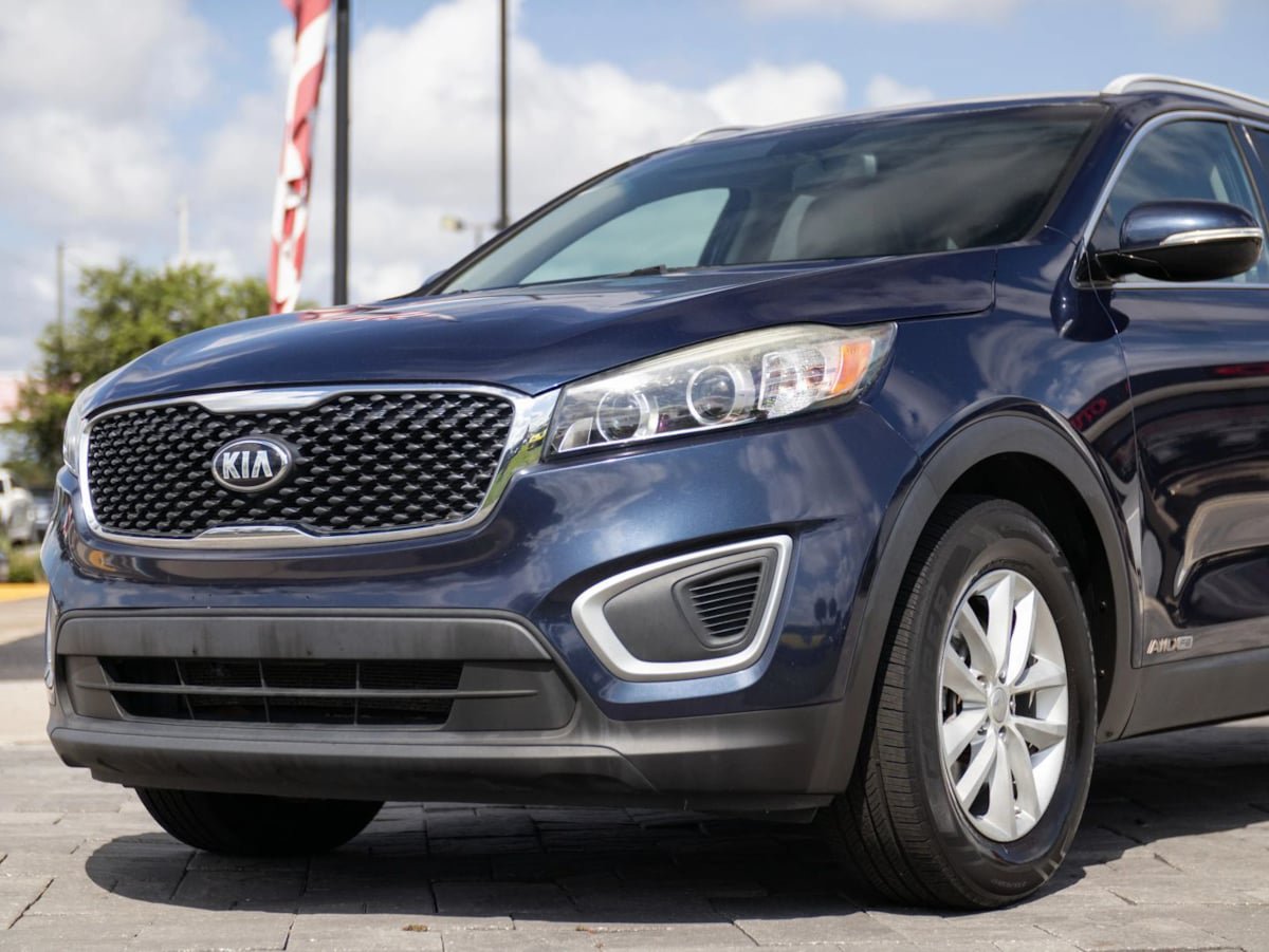 Used 2017 Kia Sorento AWD image 5