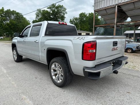 Used 2015 GMC Sierra 1500 SLT w/ SLT Crew Cab Value Package AWD/4WD image 3