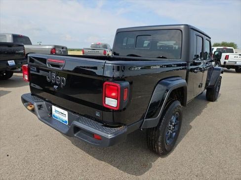 New 2026 Jeep Gladiator Sport AWD/4WD image 37