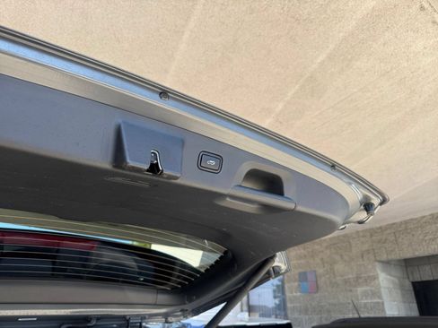 Used 2025 Hyundai Palisade SEL FWD image 24