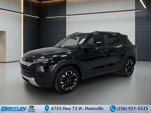 Used 2021 Chevrolet TrailBlazer LT w/ Convenience Package image 1