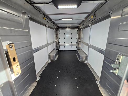 Used 2024 Chevrolet Brightdrop 600 w/ Battery Pack, Max Range image 18