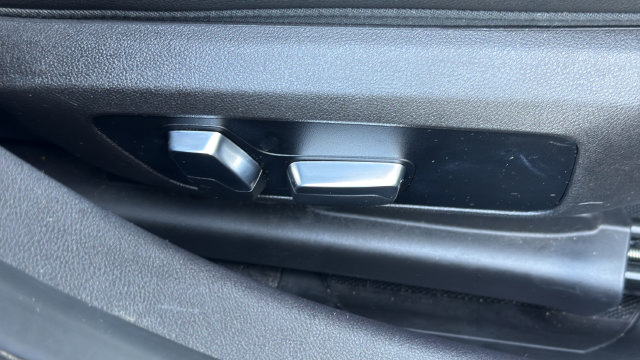 Used 2023 BMW 330i Sedan w/ M Sport Package RWD image 26