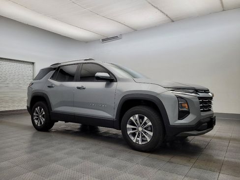 Used 2025 Chevrolet Equinox LT w/ Convenience Package II image 11