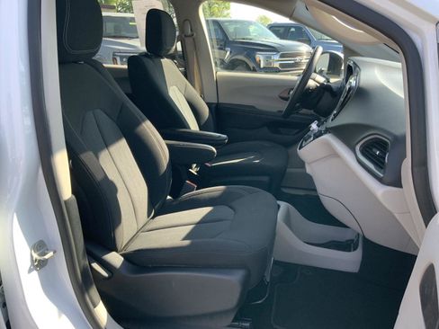 Used 2023 Chrysler Voyager LX FWD image 56