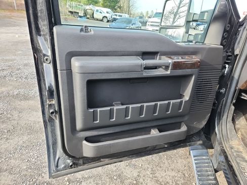 Used 2015 Ford F250 Platinum w/ FX4 Off-Road Package image 15