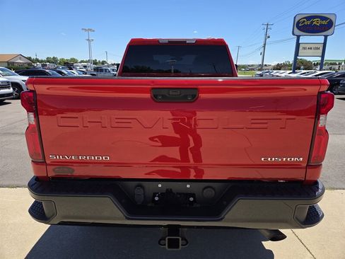Used 2020 Chevrolet Silverado 2500 Custom w/ Custom Value Package AWD/4WD image 4