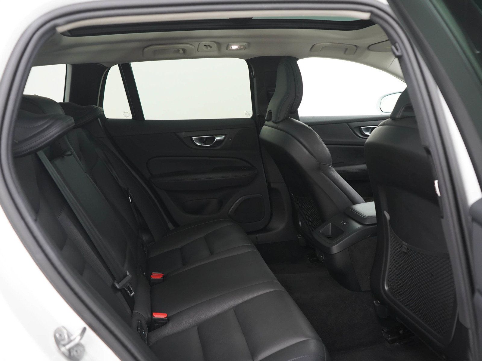 Used 2025 Volvo V60 B5 Cross Country Plus AWD/4WD image 12