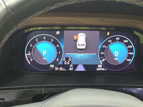 Used 2025 Volkswagen Atlas SE w/ Black Wheel Package image 12