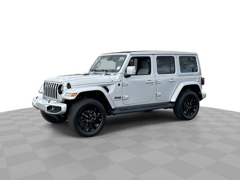 Used 2023 Jeep Wrangler Altitude image 4