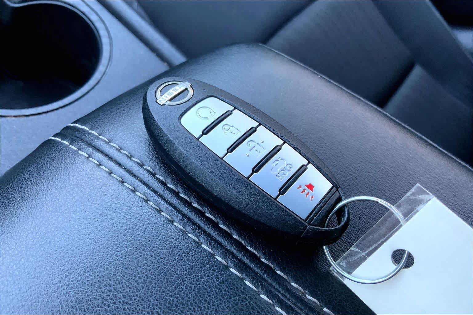Used 2025 Nissan Altima 2.5 SV FWD image 14