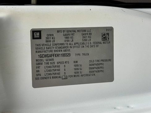 Used 2017 Chevrolet Express 2500 image 22