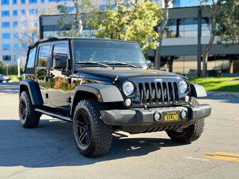 Used 2018 Jeep Wrangler Unlimited Sport S image 3