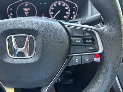 Used 2018 Honda Accord EX image 22