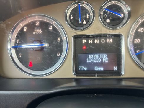 Used 2013 Cadillac Escalade ESV Platinum AWD/4WD image 27