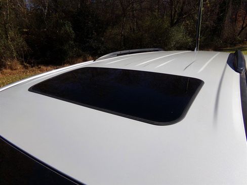 Used 2024 Toyota Sienna XLE image 16