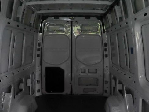 Used 2025 Mercedes-Benz Sprinter 2500 image 13