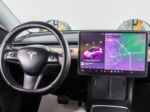 Used 2023 Tesla Model Y Long Range image 16