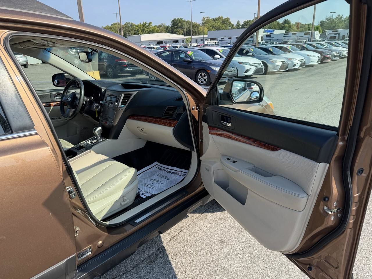 Used 2011 Subaru Outback 2.5i Limited w/ PWR Moonroof Pkg AWD/4WD image 9