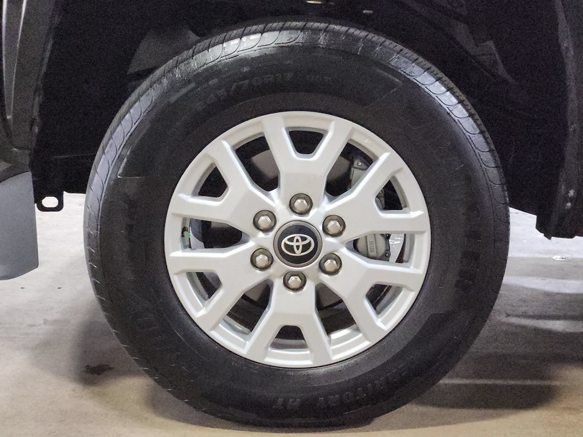 Used 2025 Toyota Tacoma SR5 RWD image 28