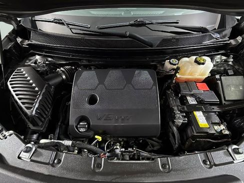 Used 2023 Chevrolet Traverse Premier w/ Redline Edition image 37