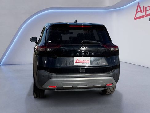 Used 2023 Nissan Rogue SV image 4