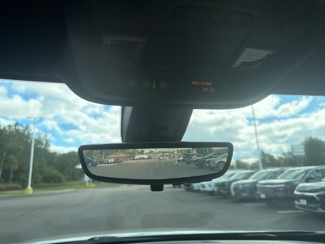 Used 2023 Chevrolet Traverse LT w/ Rear Camera Mirror Package AWD/4WD image 26