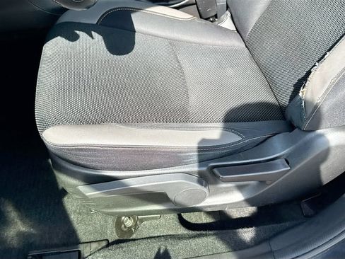 Used 2017 Subaru Crosstrek 2.0i Premium AWD/4WD image 23