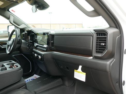 New 2026 GMC Sierra 2500 SLE w/ SLE Value Package; AWD/4WD image 13