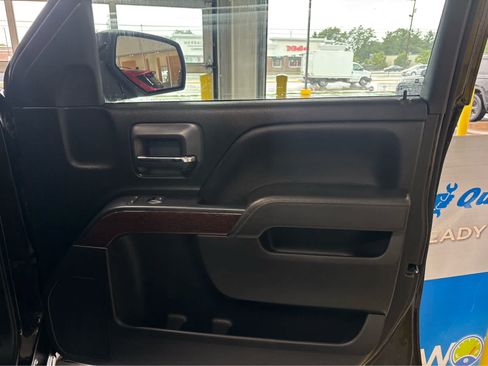 Used 2018 GMC Sierra 1500 SLE w/ SLE Value Package AWD/4WD image 32