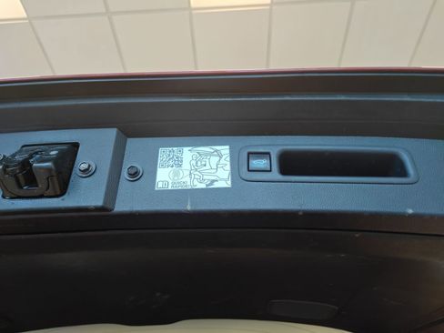 Used 2022 Toyota Highlander Platinum image 19