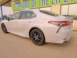Used 2023 Toyota Camry SE image 4