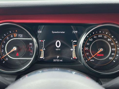 Used 2023 Jeep Gladiator Rubicon AWD/4WD image 19