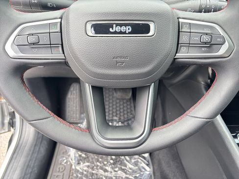 Used 2025 Jeep Compass Trailhawk AWD/4WD image 27