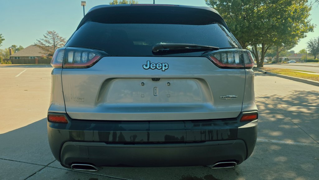 Used 2019 Jeep Cherokee Latitude w/ Popular Appearance Group FWD image 17