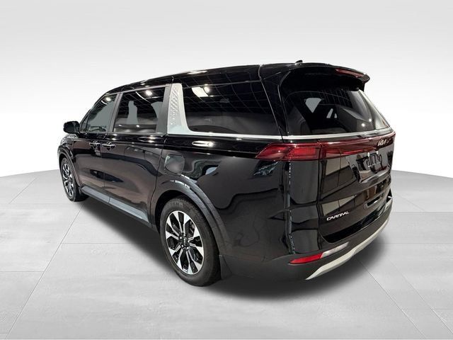 Used 2024 Kia Carnival EX FWD image 7
