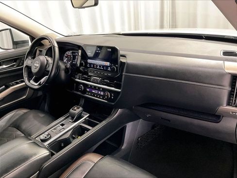 Used 2023 Nissan Pathfinder Platinum AWD/4WD image 14