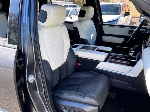 Used 2023 Toyota Sequoia Capstone image 8