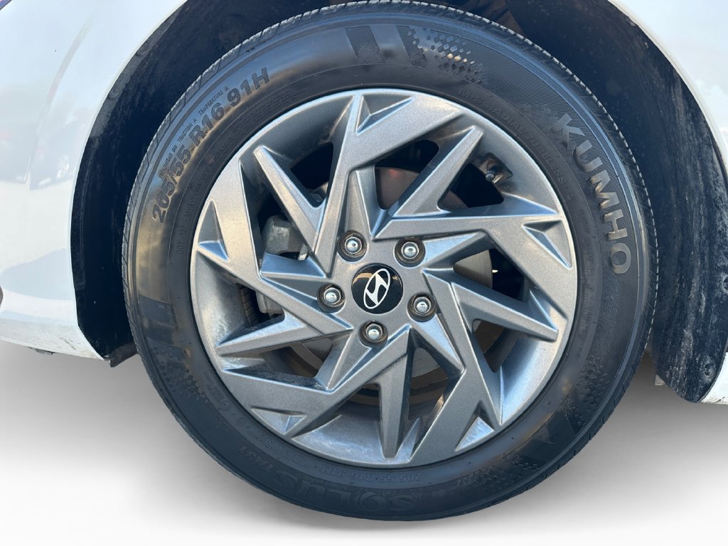 Used 2024 Hyundai Elantra SEL FWD image 9