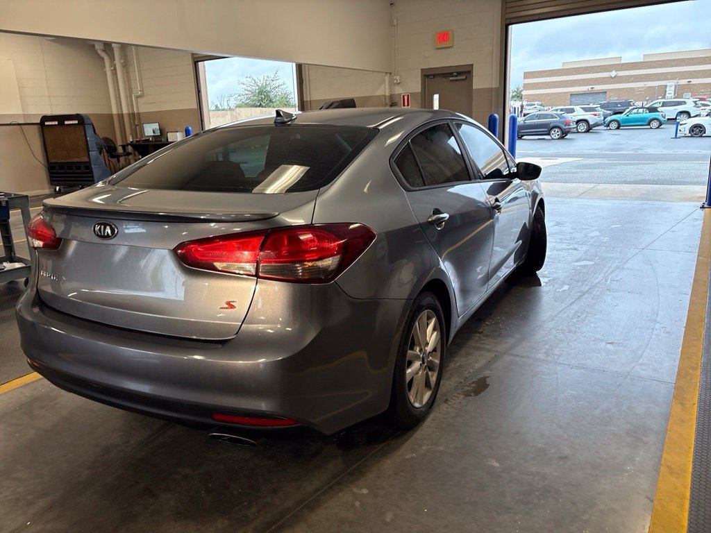 Used 2017 Kia Forte S FWD image 3