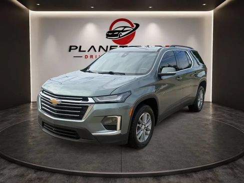 Used 2022 Chevrolet Traverse LT FWD image 1